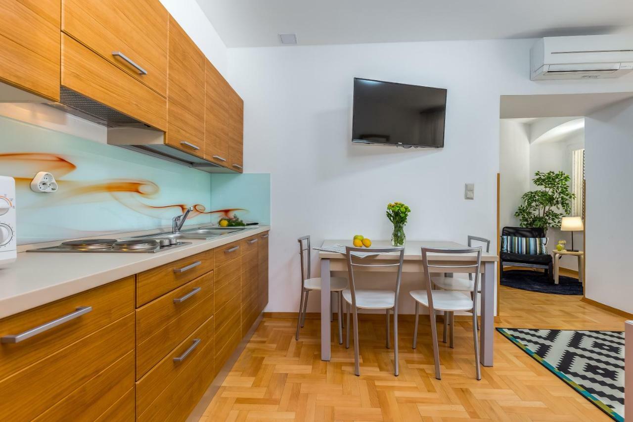 Main Street Apartment *