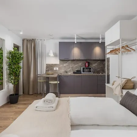 Main Street Apartments Rijeka Exterior photo